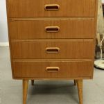 884 9449 CHEST OF DRAWERS